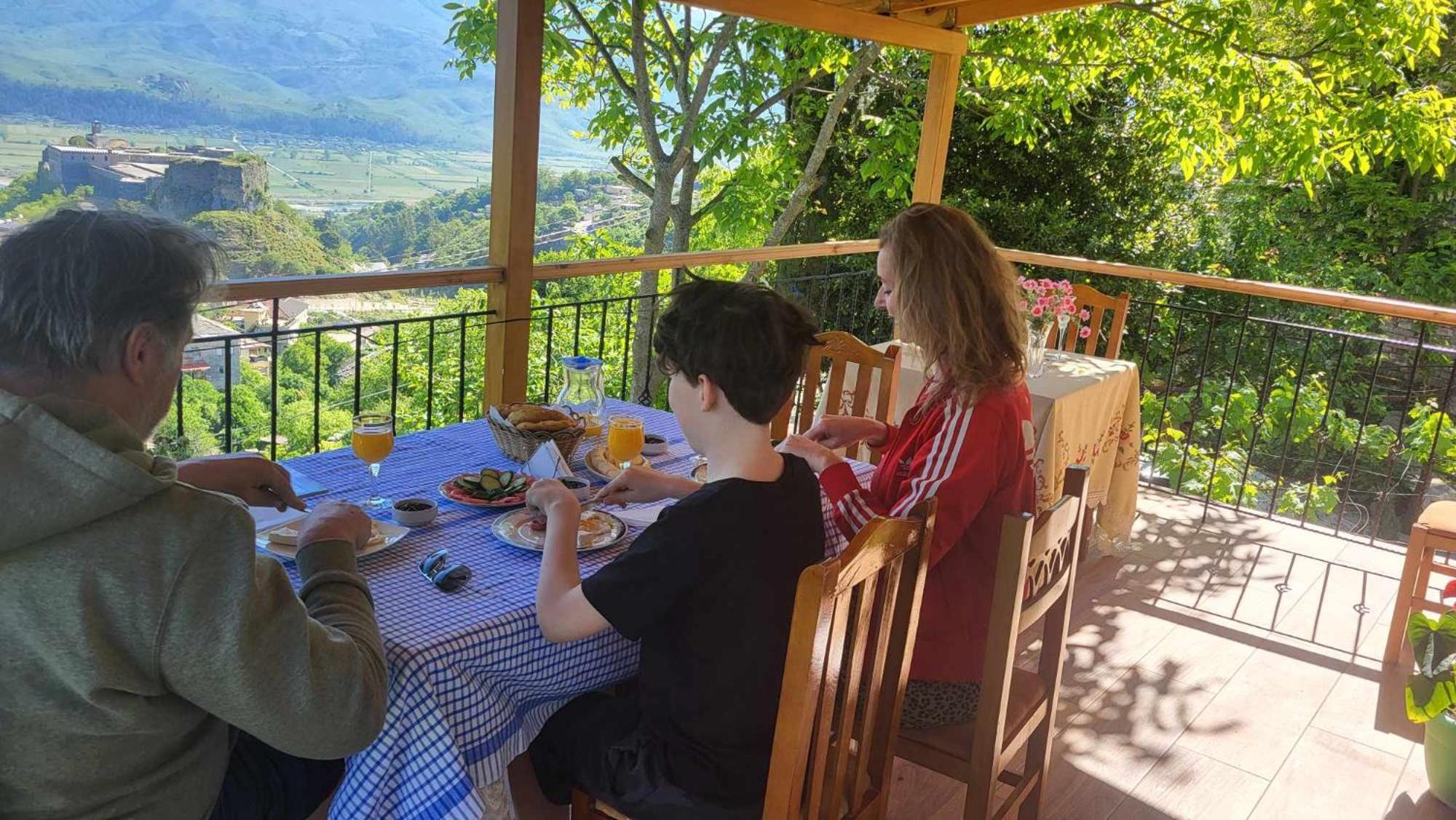 Guest House Hasko Gjirokaster Luaran gambar