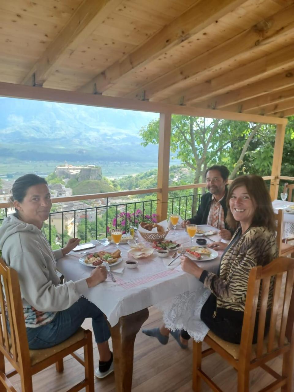 Guest House Hasko Gjirokaster Luaran gambar