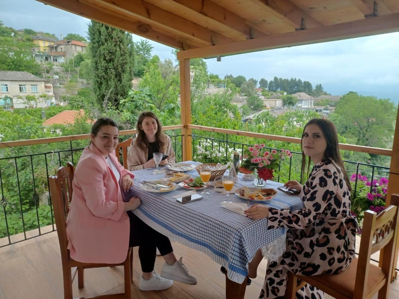 Guest House Hasko Gjirokaster Luaran gambar