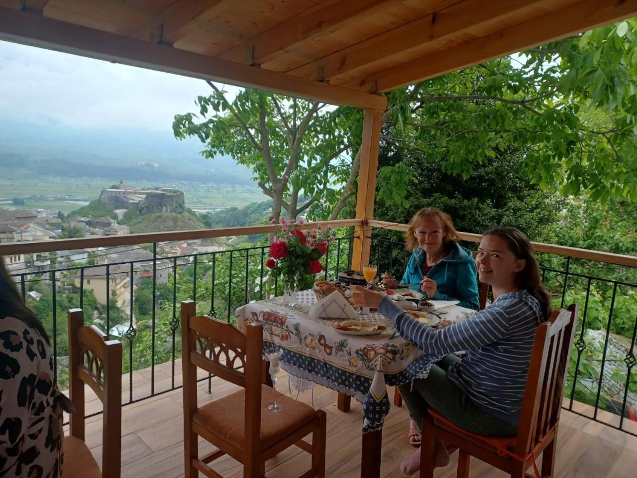 Guest House Hasko Gjirokaster Luaran gambar