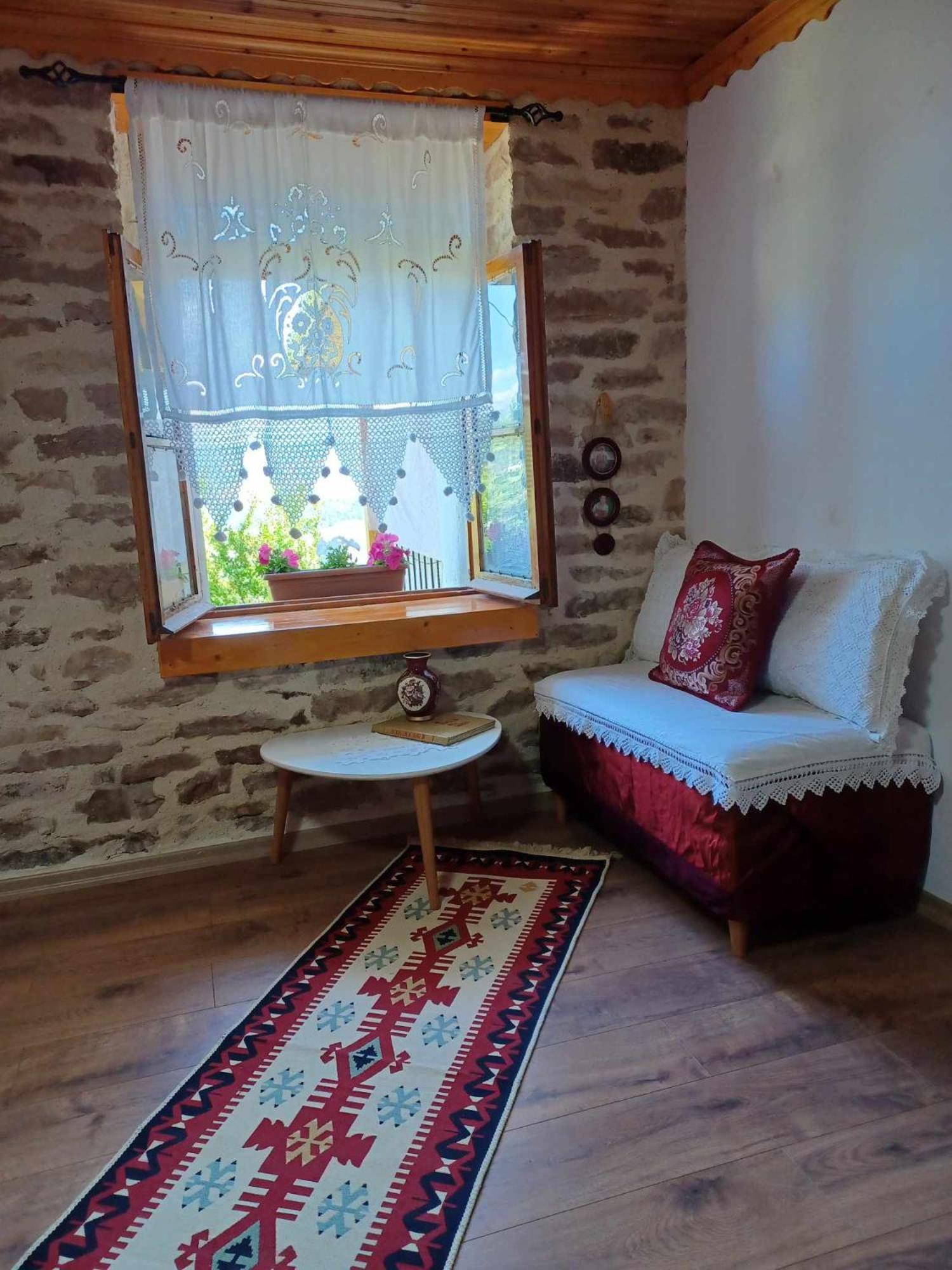 Guest House Hasko Gjirokaster Bilik gambar